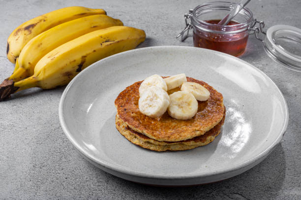 1-Bowl Vegan Banana Oat Pancakes